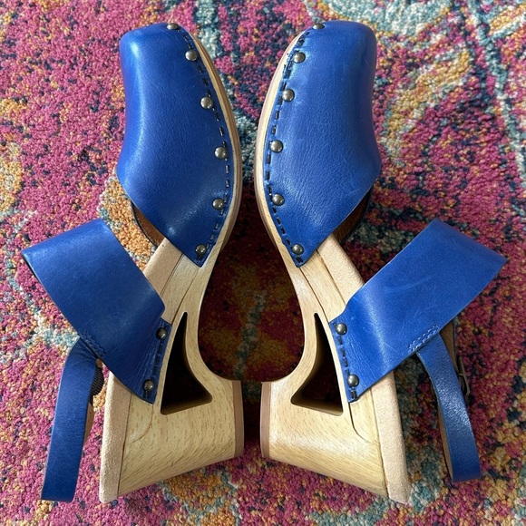 Dansko | Women’s Royal Blue Leather Thea Closed Toe Heel Strap Clogs, Size 8 - Picture 6 of 16